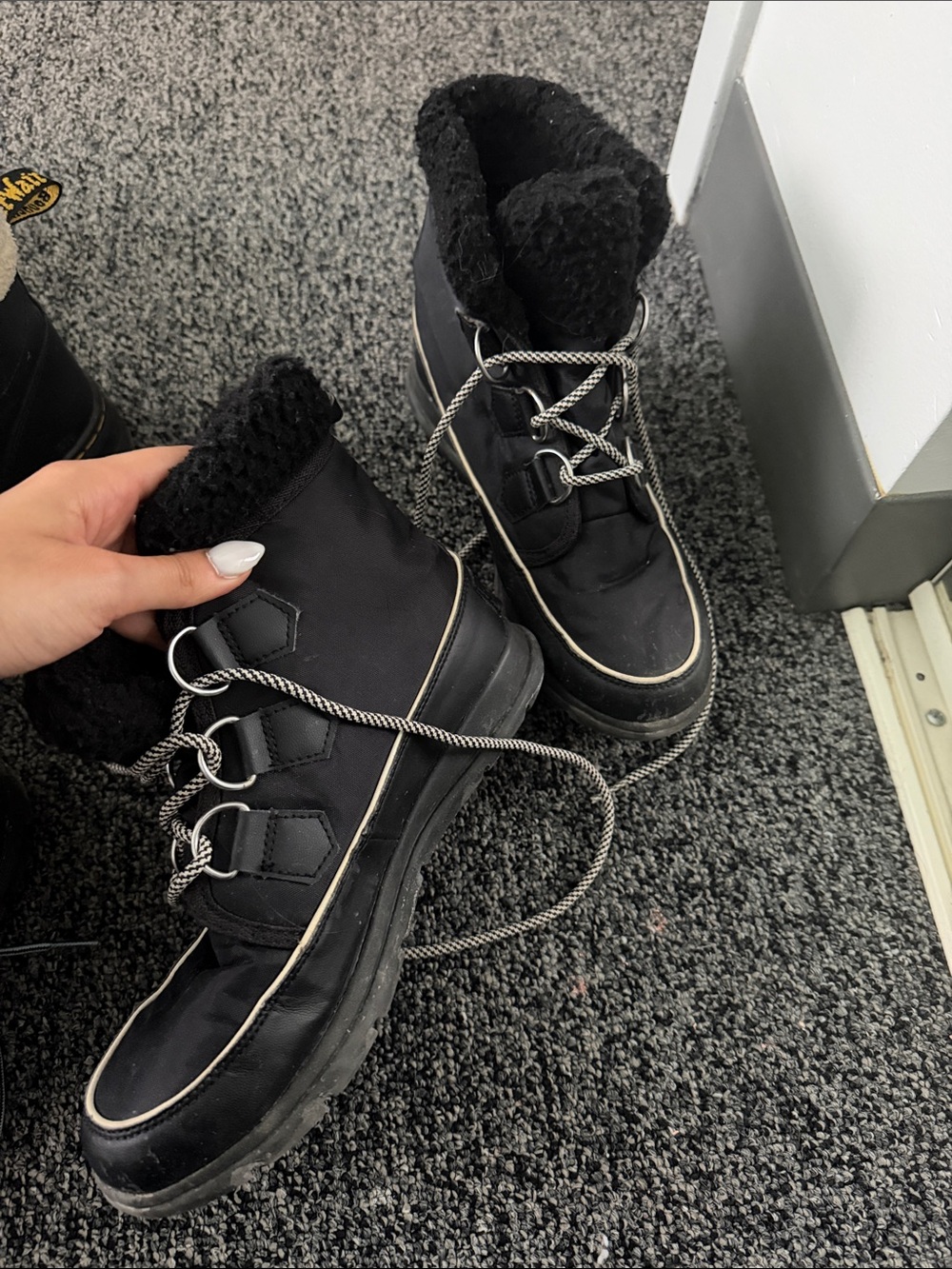 Sorel Black Winter Lace-Up Ankle Boots with Faux Fur Trim